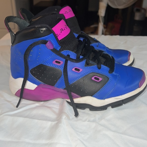 Jordan's, "hyper royal hyper violet" boys size 5y purple, blue and black. - Picture 6 of 6
